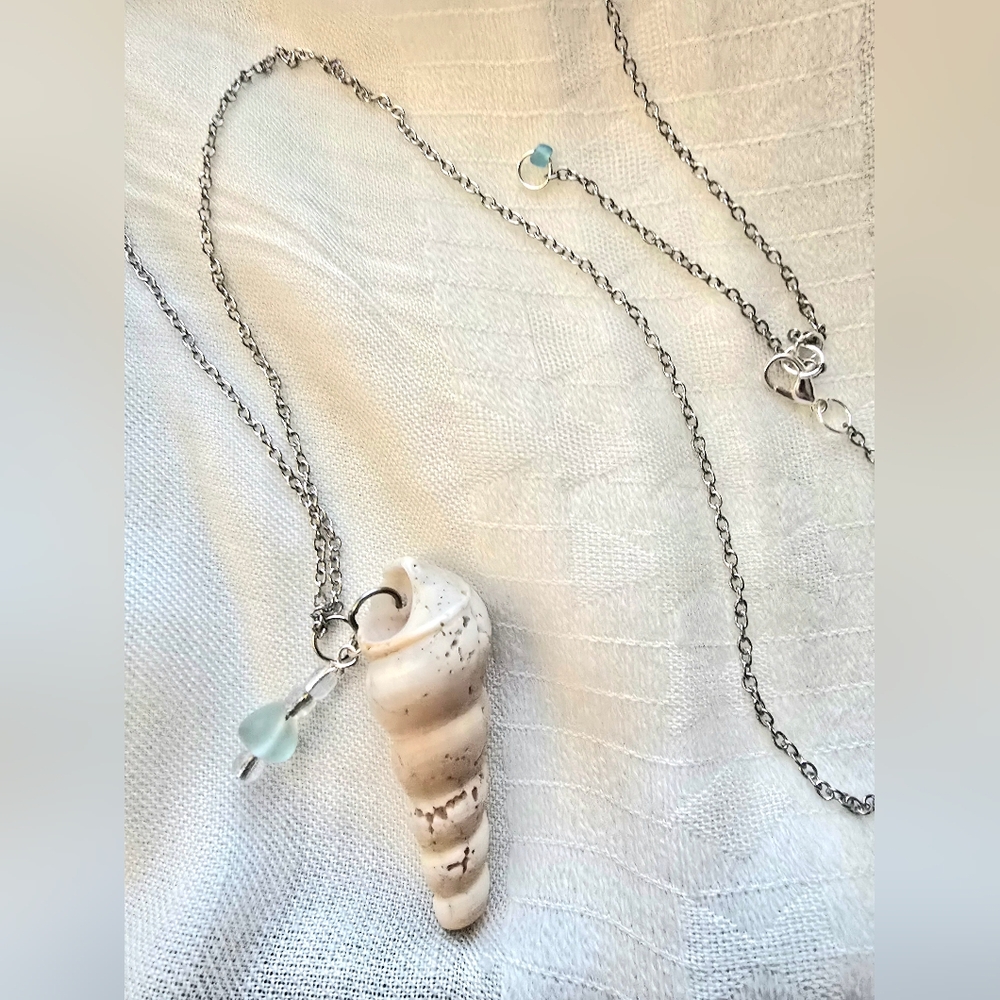 Silver Shell Pendant Necklace